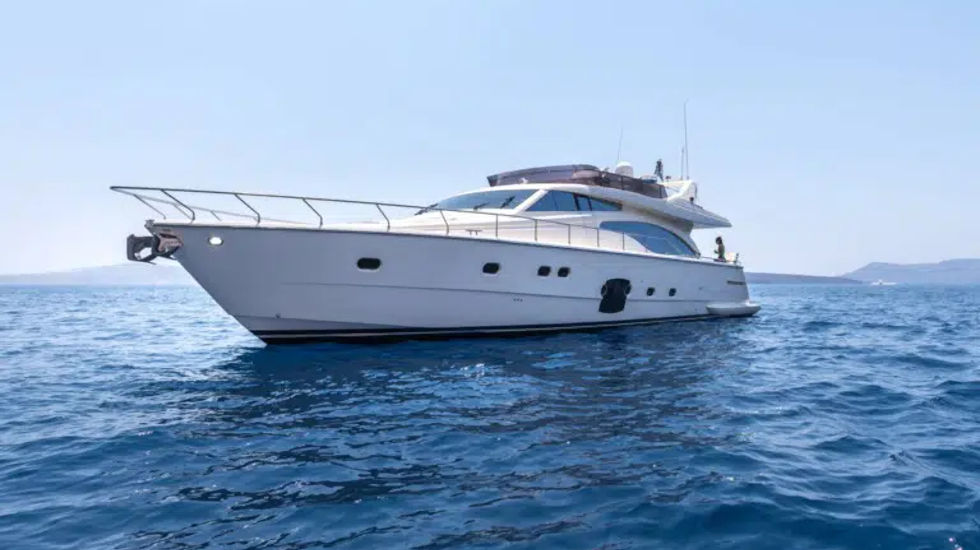 Andronis Luxury Suites - Ferreti Yacht 