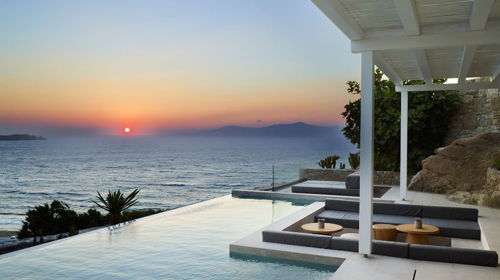 Bill Coo - Suite with Private infinity Pool sunset view