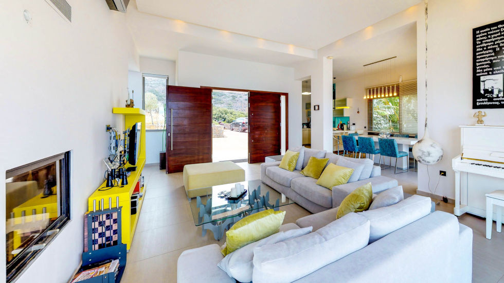Elounda White Pearl - Living area with direct access to the pool
