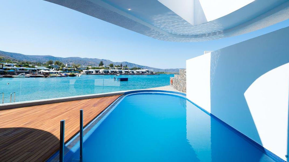 Elounda Beach - Executive Villa with private heated pool 