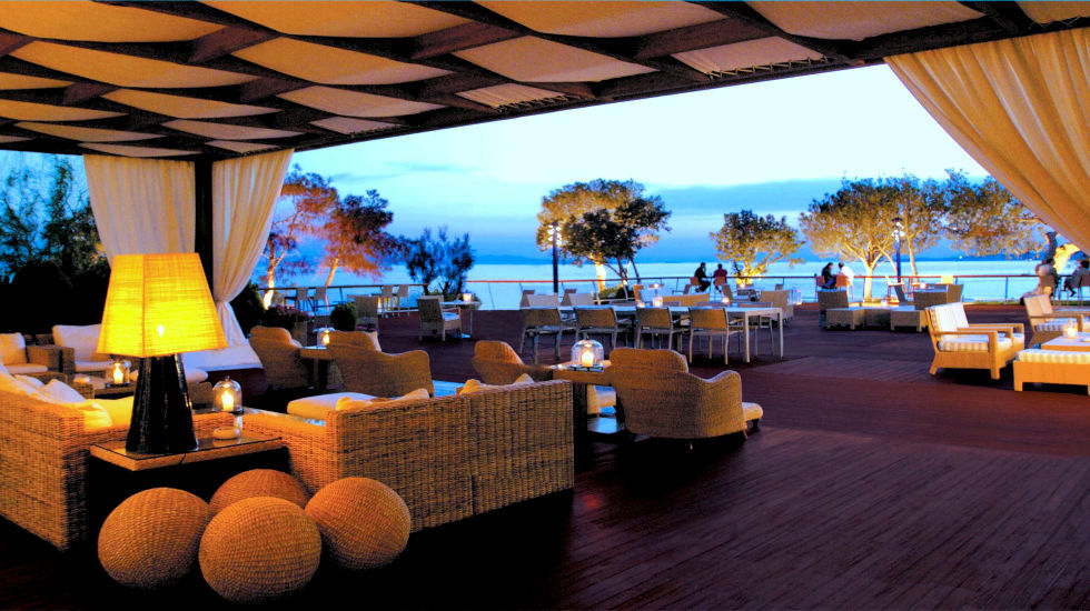Grand Resort Lagonissi - The Veranda Lobby Bar 