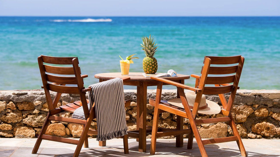 Kernos Beach Hotel & Bungalows Cafeteria table