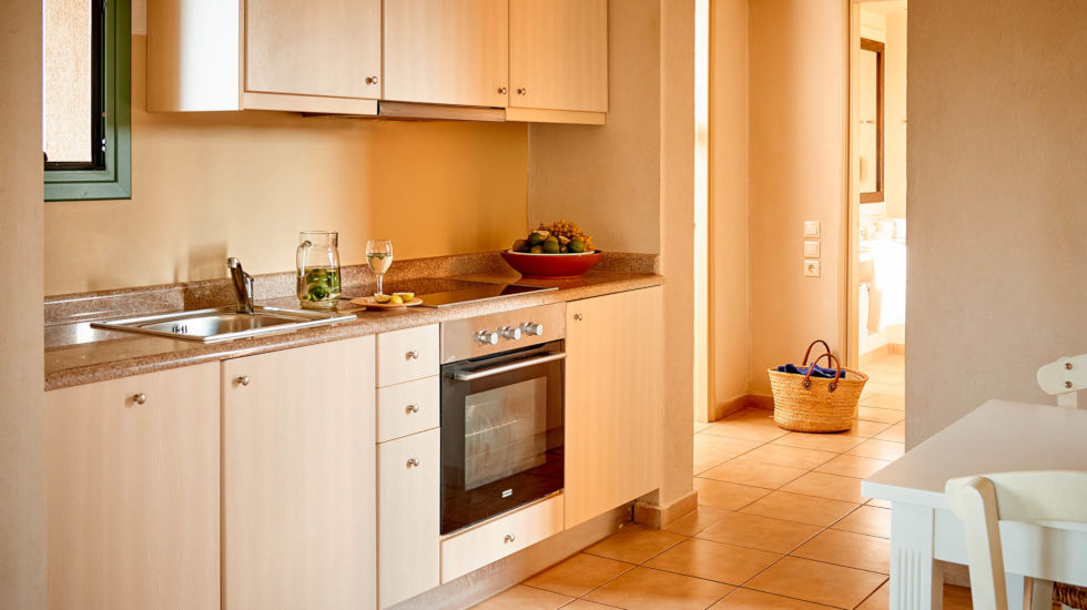 Village Heights Resort - Family Suite with Kitchenette 